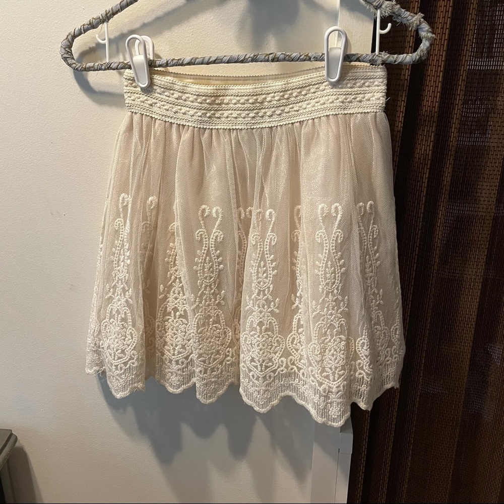 Lace skirt